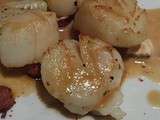 Noix de Saint Jacques poêlées sauce noisette-huîtres