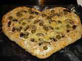 Pizza blanche: comté,champignons, jambon et olives