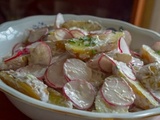 Salade de pommes de terre nouvelles et radis, sauce au raifort