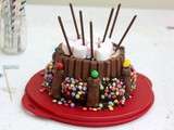Gâteau d'anniversaire pour enfant ultra facile et le plat astucieux pour le transporter