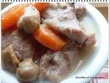 Sauté de dindonneau, sauce cancoillotte, carottes et champignons
