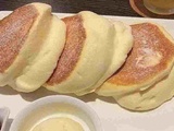 Seulement 5 étapes pour des pancakes soufflés parfumés vanille