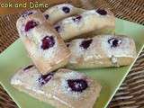 Minicakes sans gluten à la poudre d’amandes, parfumés à l’he de petit grain bigarade