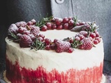Gâteau blanc d’hiver aux fruits rouges