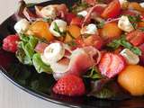 Salade tomates, melon, fraises, jambon sec, feta et vinaigrette vanillée