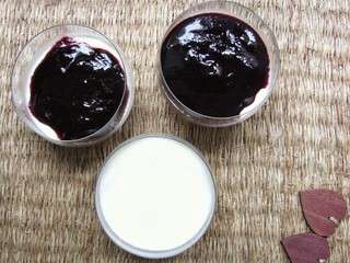 Panna cotta au coulis de myrtilles