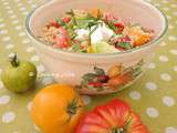 Salade de tomates au quinoa, pois chiches et feta