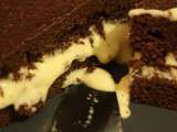 Gâteau au chocolat Rondement Bon fourré au Cream cheese et un coulis de fraise maison