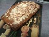 Gâteau moelleux aux pépites de chocolat et amandes effilées