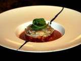 Minestrone de fraises et mangue, fines escalopes de bar cru, jus acidulé... Mange ton poisson