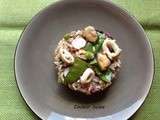 Salade de riz sauvage aux moules, calamars, chorizo et radis roses