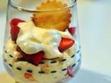 Trifle aux fraises, sablés à la fleur d'oranger et crème au citron