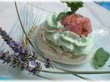 Meringue glacée fraise menthe et miel de lavande