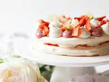 Pavlova fraises et fleur de sureau
