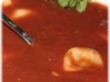 Gaspacho de tomates et poivron rouge aux raviolis au boeuf