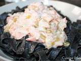 Pâtes à l’encre de seiche, saumon et crème