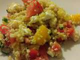 Salade de boulgour, tomates, poivrons et feta, pour un automne ensoleillé