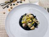 Tagliatelles à l'encre de Seiche, St Jacques et Seiches sautées à l'Ail