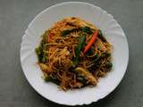 Nouilles sautées aux légumes et au poulet