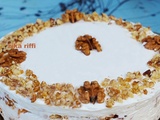 Gâteau rustique sans cuisson aux noix- crème fouettée et fruits d'été