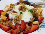 Petit dejeuner - bowl de fruits a la fleur d'oranger au yaourt et miel