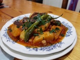 Tajine de pommes de terre à l'agneau sauce rouge piquante ( marka batata harra )
