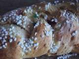 Brioche tressée au fruits confits