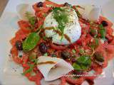 Carpaccio de tomates et mozzarella du buffala, thym et origan, pétales de Grana Padano, huile d'olive de Crête