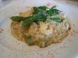 Risotto aux asperges, courgettes douces et crevettes roses arômatisé au sumac