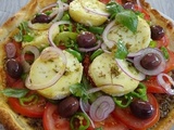 Salade de tomates, chèvre chaud, olives de Kalamata, tapenade sur feuilleté croustillant