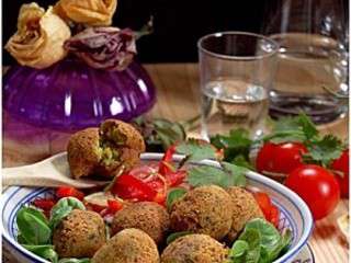 Falafels et leur salade de poivrons