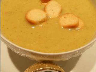 Soupe de légumes verts à la crème de roquefort