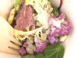 Salade chou fleur, basilic thaï, vinaigrette au thé