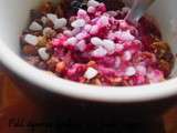 Petit déjeuner équilibré au muesli chocolat et aux fruits rouges