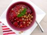 Goûter du Dimanche : Salade de groseilles pochées, fraises et framboises aux bâtons d’épices