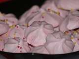 Meringues roses hyper simple aux billes colorées