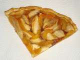 Tarte aux pommes et aux abricots, crème aux amandes à la pistache