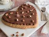 Gâteau croustillant aux noisettes et à la mousse au chocolat pour la Saint Valentin