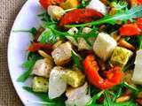 Salade à l'italienne : Roquette, tomates confites, mozzarella et plein de bonnes choses