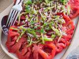 Salade de tomates, poivrons et oignon rouge au cumin