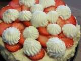Lime pie with strawberries and whipped cream