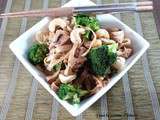 Nouilles sautées au poulet et brocolis pour le nouvel an chinois / Chicken and broccoli noodles for the Chinese New Year