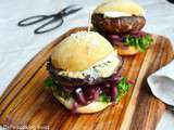 Burger « veggie » au champignon Portobello, au bleu et aux oignons caramélisés