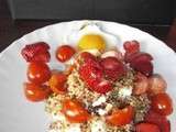 Salade de quinoa et boulgour aux fraises, tomates cerises et feta, vinaigrette à la crème de balsamique