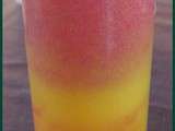 Cocktail smoothie orange-mangue-framboise-sirop de fraises