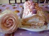 Gâteau roulé crème chantilly à la framboise et praline maison pour Octobre Rose