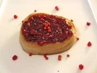 Tournedos sauce aux airelles et baies roses