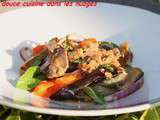 Salade d'émietté de canard, aubergine et poivron au parfum d'Asie