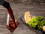 Plaisirs du vin rouge sans alcool : une alternative moderne