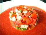 Salade de tomates cerises, fraises et mozzarella et son coulis de fraises